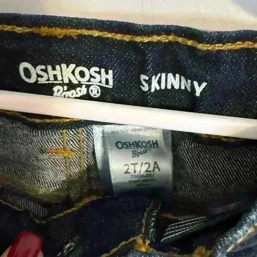 2T OshKosh dark wash skinny jeans NWOT